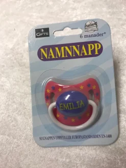 Tradera Napp med Namn , EMILIA> Amning & Graviditet