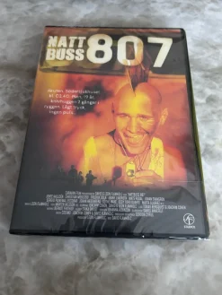 Tradera Nattbuss 807 (Ny/inplastad)> Svensk Film