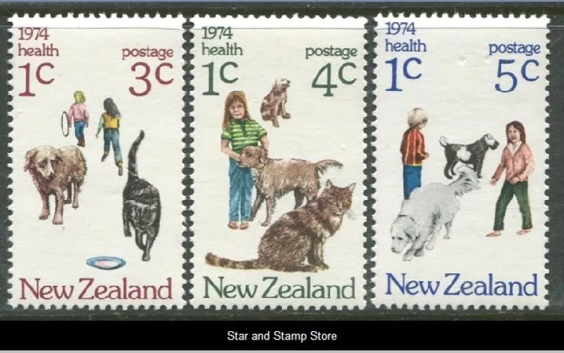 Tradera New Zealand | Hundar | Mi 637-639 | Postfriskt^ Oceanien