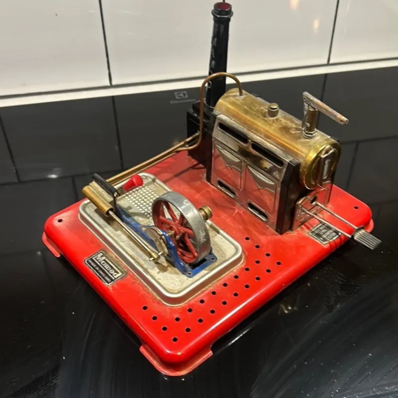 Tradera Ångmaskin. En äkta Mamod från England.^ Övrig Hobby