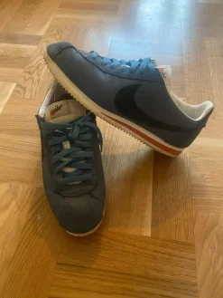 Tradera Herrskor<Nike Cortez, ovanlig färg