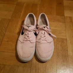 Tradera Herrskor<Nike Stefan Janoski Rosa Sneakers Storlek 45