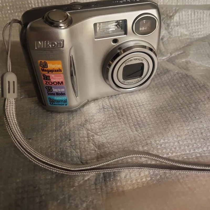 Tradera Nikon Coolpix 4100 Digitalkamera^ Fotokameror