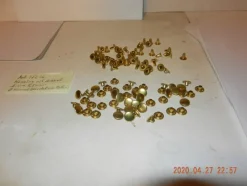 Tradera Nitar förm. Längd c:a.8,5 mm. Huvud runt c:a.10,5 mm. 100 st. Art.1fb16a.^ Hantverk