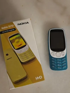 Tradera Mobiltelefoner<Nokia 3210 4G