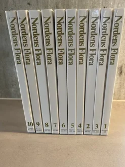 Tradera Nordens Flora av C. A. M. Lindman> Botanik