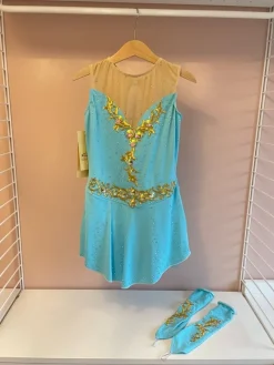 Tradera Konståkning<NY! Konståkningsklänning, (ca 7-9 år)