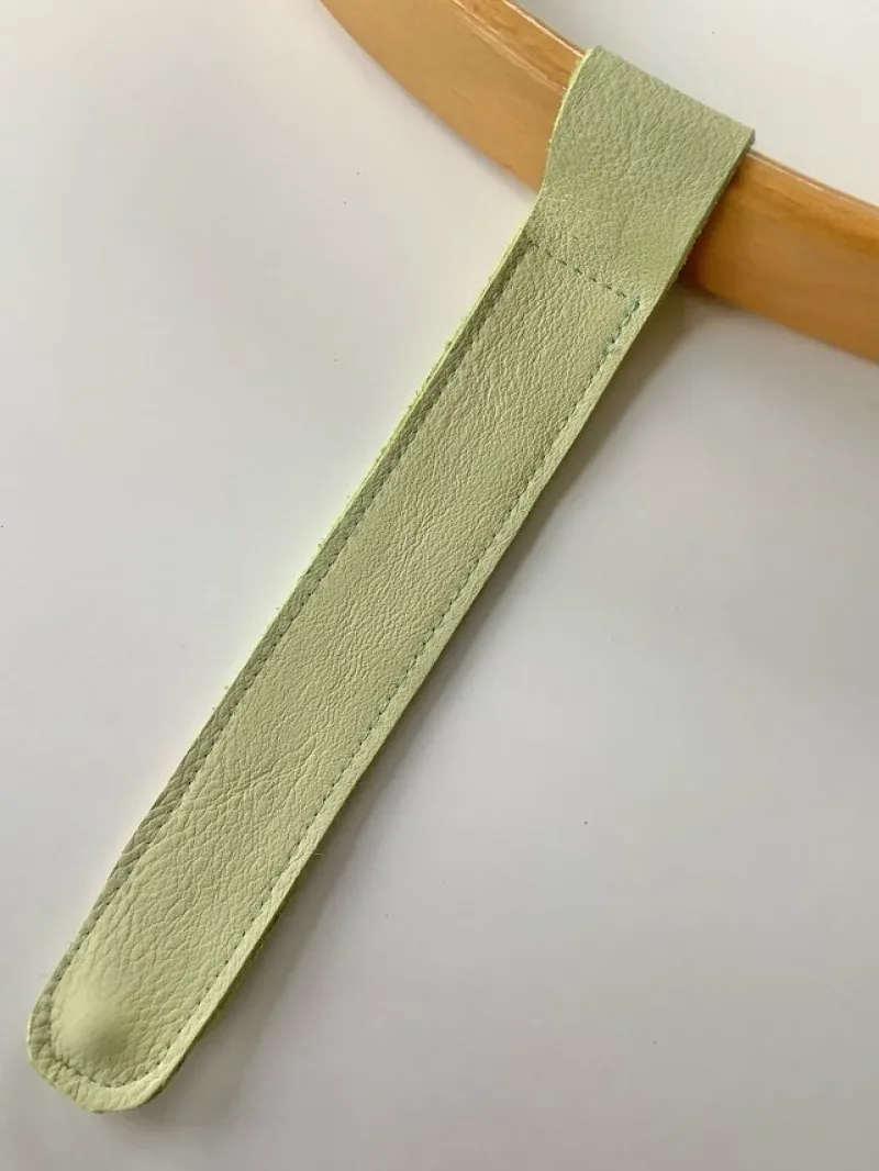 Tradera NY LÄDERREM Äkta skinn. (Lime) BYGEL-REM till STOKKE Tripp Trapp Barnstol> Barn- & Babystolar