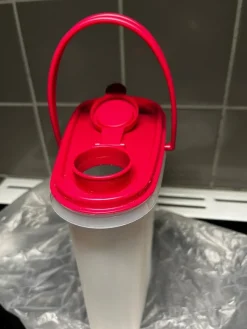 Tradera Ny Tupperware kanna /förvaring^ Tupperware