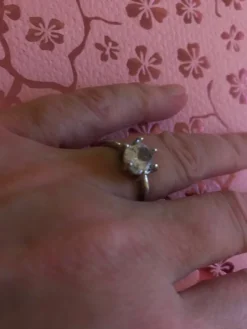 Tradera Ringar<Ny vacker ring med sten