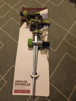 Tradera Bevattning<NY Vattenspridare GROUW, Impulssprinkler, metall och plast, grön