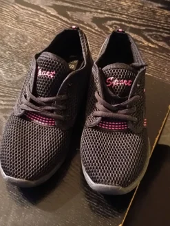 Tradera Tävlingsdans<NYA Dansskor Svarta med rosa detaljer Storlek 40