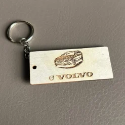 Tradera Nyckelring med Gravyr i ljust trä - Volvo V70^ Merchandise