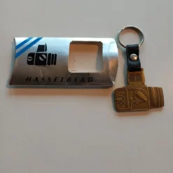 Tradera Nyckelringar<Nyckelring med Hasselblad-kamera