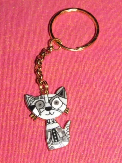 Tradera Nyckelring med katt av emalj/zinklegering/rostfritt stål.^ Accessoarer