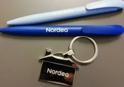 Tradera Reklamprylar<Nyckelring och 2 st. reklampennor – Nordea