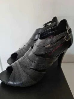 Tradera Damskor<Nyskick Tamaris Klacksandaler Svart 40