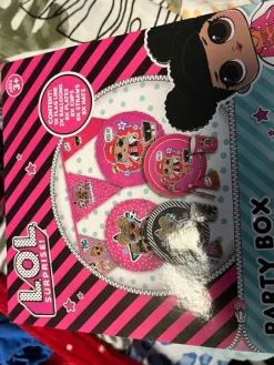 Tradera Nytt LOL Suprise partyset/box. Med ballonger flagga mfl> Barnkalas