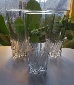 Tradera Reklamprylar<OANVÄNDA RAMLÖSA GLAS I SIN FÖRPACKNING JÄTTE FINA