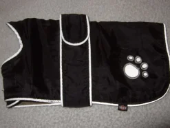 Tradera Husdjurstillbehör<Oanvänt Trixie Hundtäcke/Regntäcke Svart Storlek 25cm