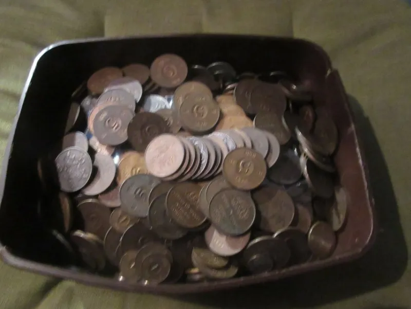 Tradera OBS:: 5 KILOS OSORTERADE ÄLDRE SVENSKA MYNT^ Övrigt Mynt & Sedlar