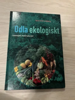 Tradera Odla ekologiskt i samspel med naturen av Göran & Siv Lindeberg - 1997> Botanik