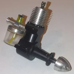 Tradera Okörd Mills 1,3cc diesel i fint skick med lågt serienummer^ Modellmotorer