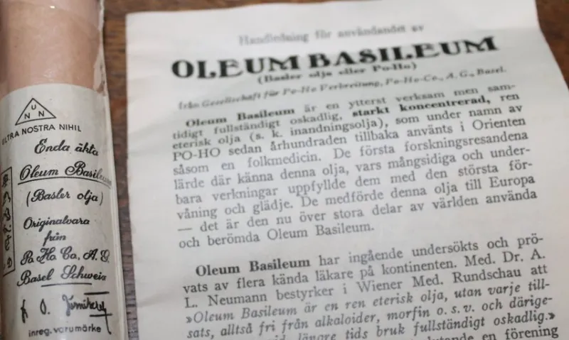 Tradera Medicinska Prylar<Oleaum Basilium - Förpackning och produktblad Apotek Hjorten Målilla tidigt 1900
