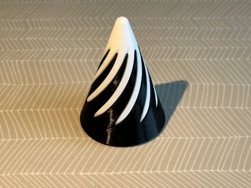 Tradera Omöjlig spiral-kon, svart/vit> Fidgets