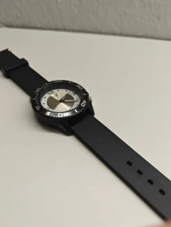 Tradera One Unisex Barnklocka med Svart Silikonarmband^ Barnklockor