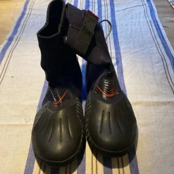 Tradera Vattensport<Oneill Heat 3mm Neoprenskor Storlek 8 / 40