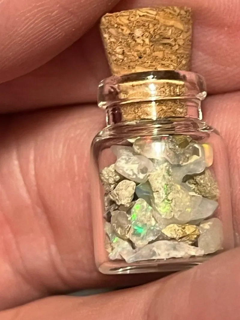 Tradera Ädelstenar<Opaler