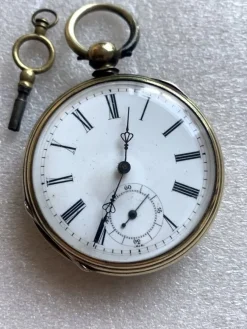 Tradera OVANLIGT FICKUR MED KOMPASS OCH FINT CICELERAT URVERK^ Fickur