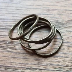 Tradera Ringar<Paket 6 st tunna ringar i mässing med mönster