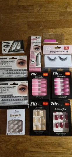 Tradera Övriga Skönhetsprodukter<Paket med lösögonfransar, lösnaglar och franslim