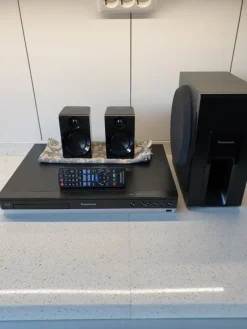 Tradera Panasonic SA-BTT105 Blu-ray-Hemmabiosystem 2.1^ Hemmabio