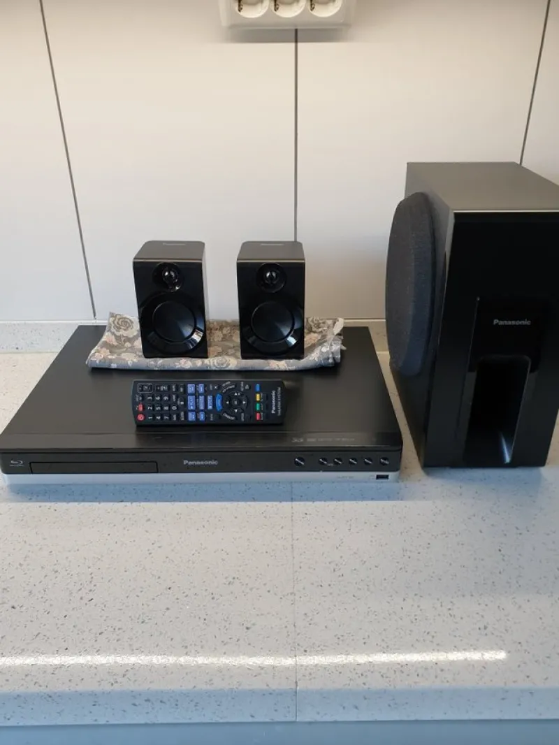Tradera Panasonic SA-BTT105 Blu-ray-Hemmabiosystem 2.1^ Hemmabio