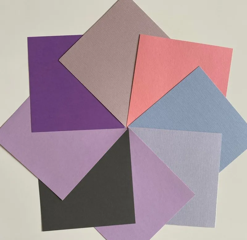 Tradera Papper 15x15 cm Enfärgade. Mixade färger Lila Rosa Blå Grå^ Scrapbooking