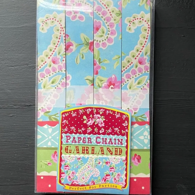 Tradera Pappersgirlang Paisley - 200 länkar, ca 10 meter> Barnkalas