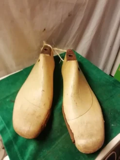 Tradera Par skoläster i trä> Allmoge