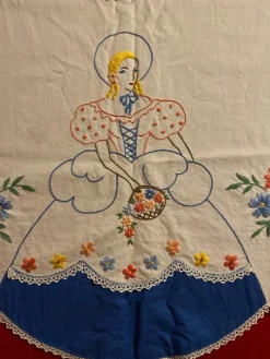 Tradera Paradhandduk med flicka och blommor> Textilier