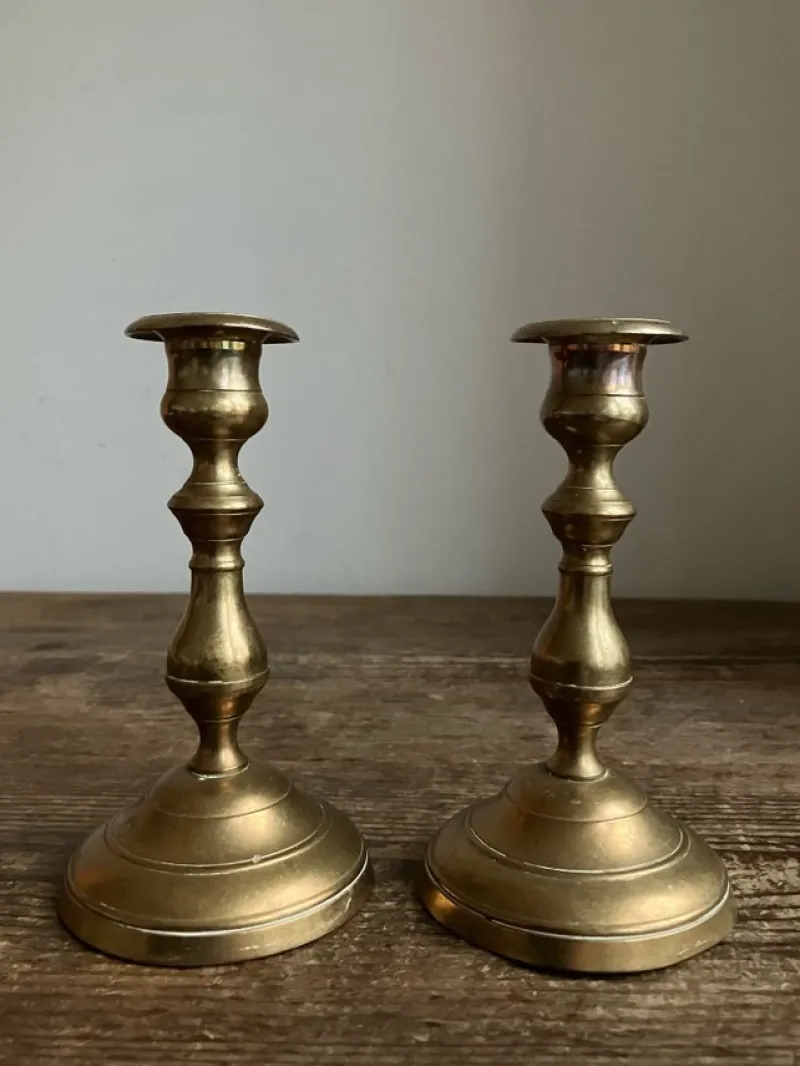 Tradera Paret antika mässingsljusstakar Nils Petter Linderberg ljusstakar mässing> Tenn & Mässing