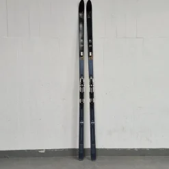 Tradera Längdåkning<Paret längskidor med stavar - FISCHER - 190 cm - Skidor