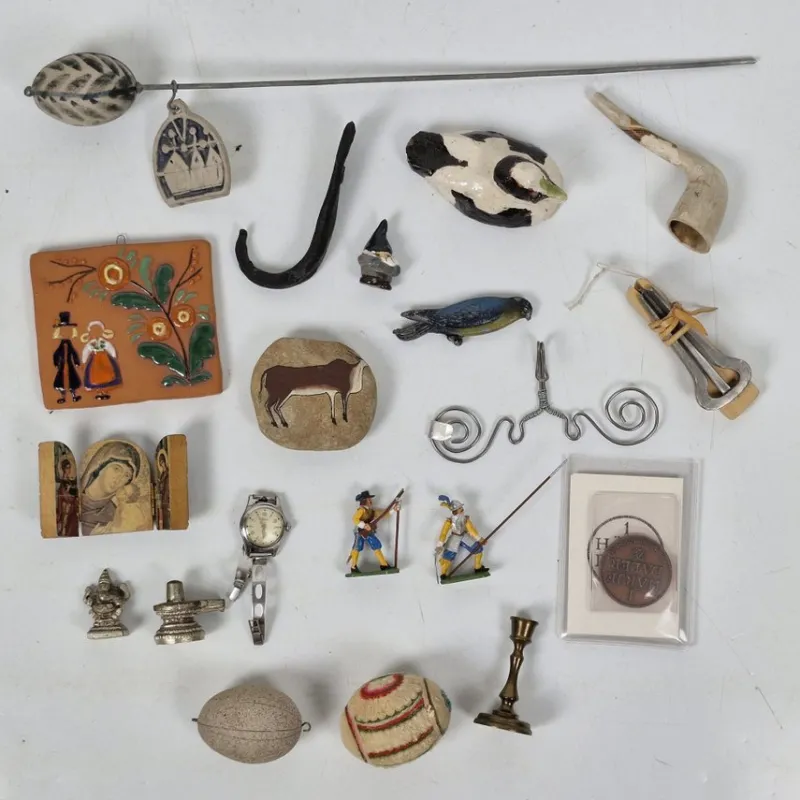 Tradera Parti diverse föremål - Figurin - Keramiktavla - Tennfigurer - Tomte - Krok m.m> Övrig Antik & Design