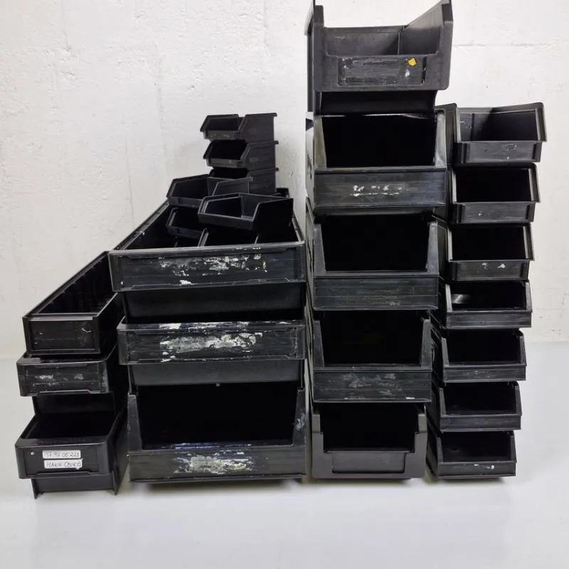 Tradera Parti plockbackar i plast - Perstorp - Plastbackar - Lådor - Sorteringsolådor> Verkstad