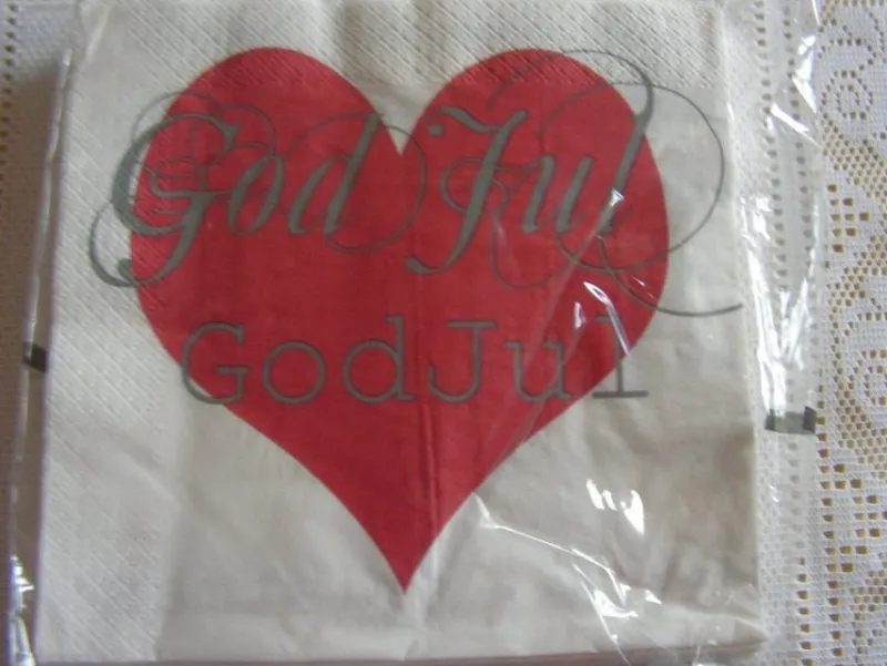 Tradera Påbörjad förpackning med 14 st servetter med julmotiv/hjärtan^ Hobbymaterial