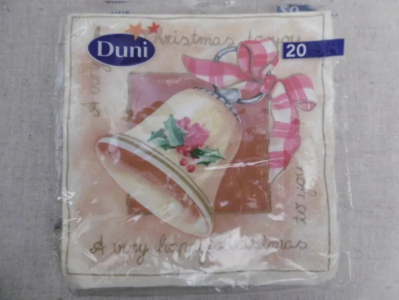 Tradera Påbörjad förpackning med 7 st servetter, julklocka^ Hobbymaterial