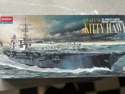 Tradera Påbörjat projekt - Modellbyggsats Academy CV-63 USS Kitty Hawk. Läs beskrivning.^ Plastbyggsatser