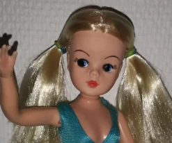 Tradera Pedigree Shapin Up Sindy docka #42014 från 1985.^ Dockor