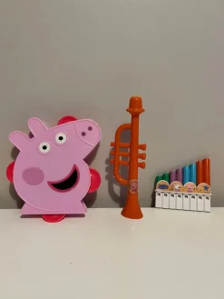 Tradera Peppa Pig musikleksaker - tamburin, trumpet och flöjt> Leksaksinstrument